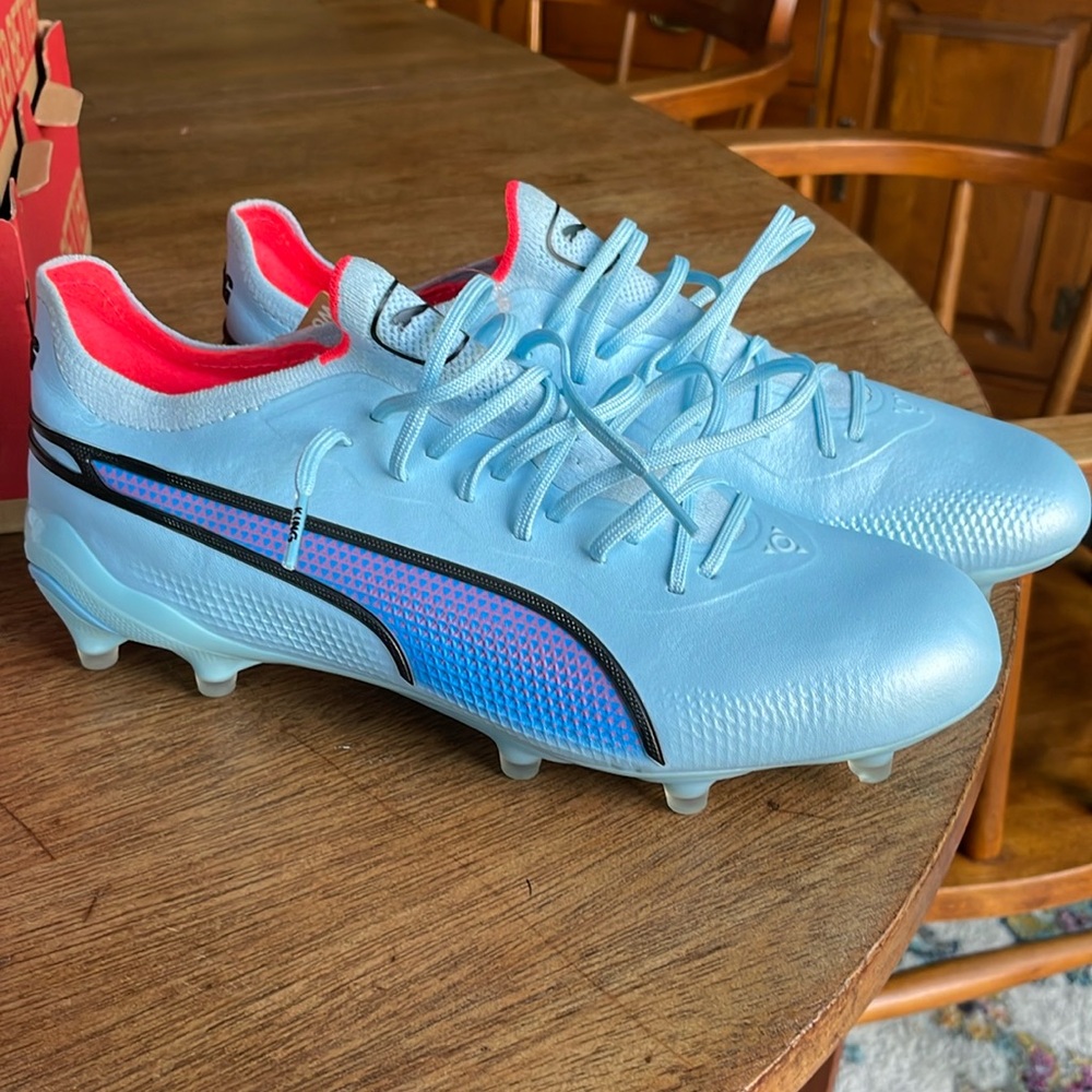 Puma King Ultimate FF/AG soccer cleats